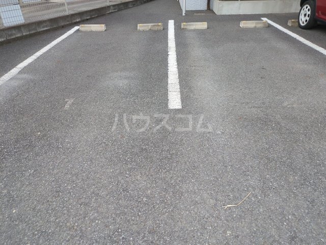 19/28 駐車場