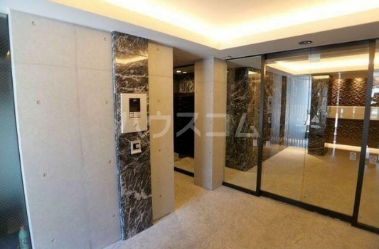 21/29 エントランス