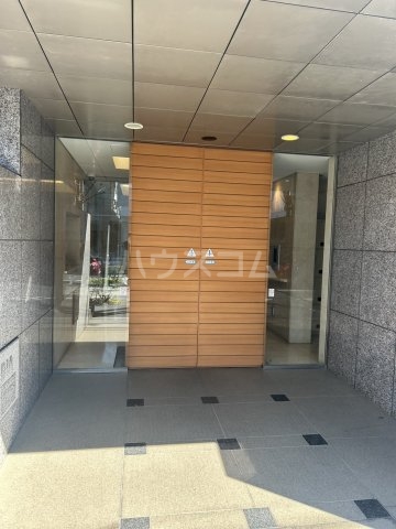 26/30 エントランス