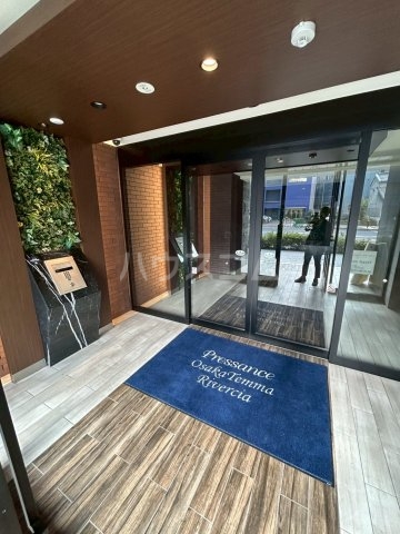 22/30 エントランス