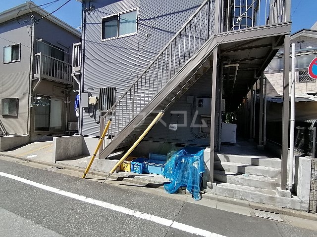 17/27 エントランス