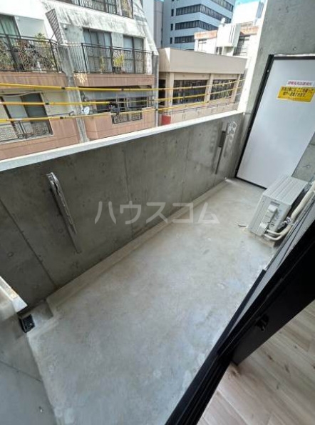 13/18 バルコニー