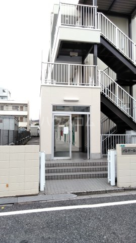 25/30 エントランス