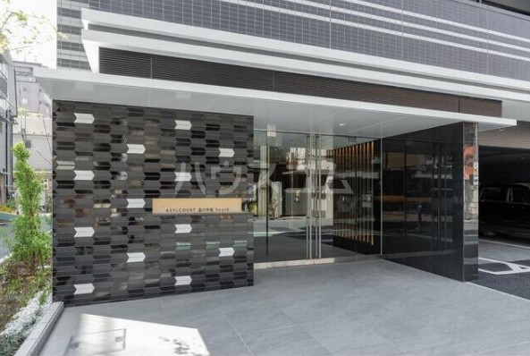 16/27 エントランス