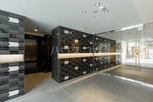 17/27 エントランス