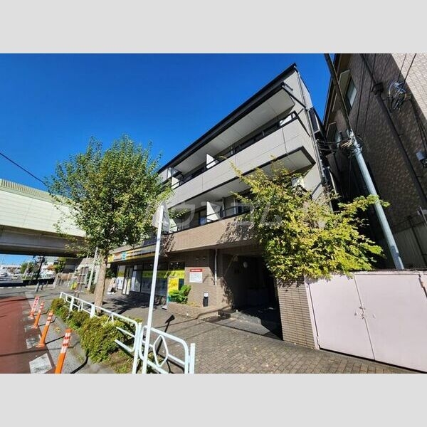 15/22 エントランス