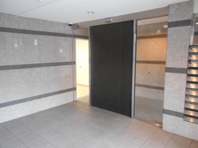 21/30 エントランス