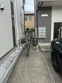 13/17 エントランス