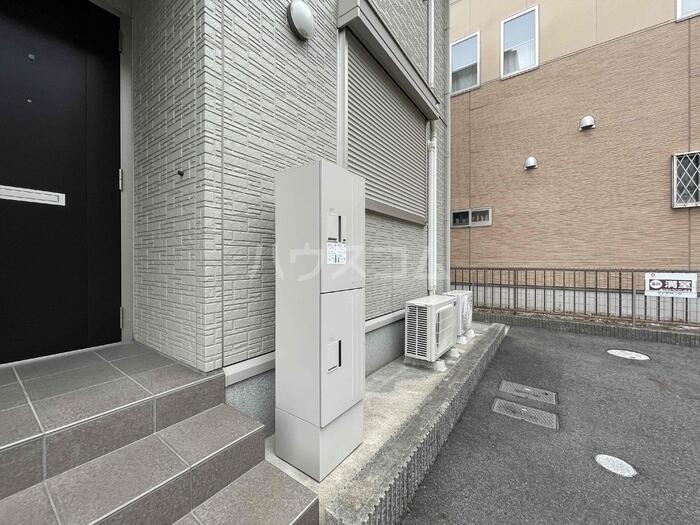 16/25 エントランス