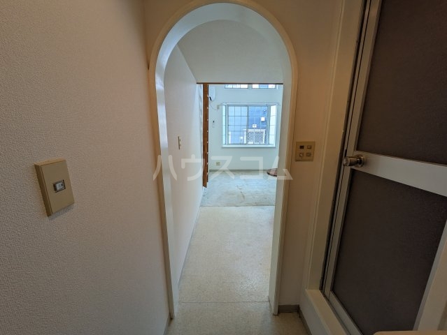 16/17 エントランス