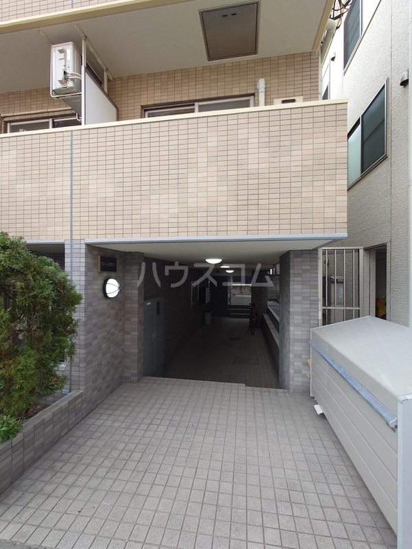 21/24 エントランス