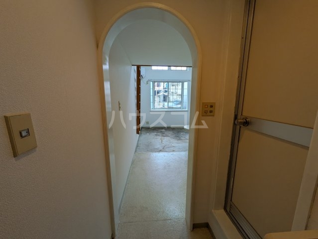 16/17 エントランス