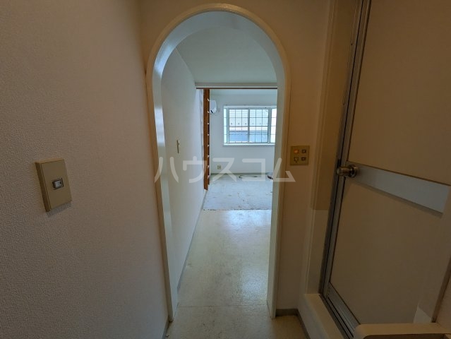 16/17 エントランス