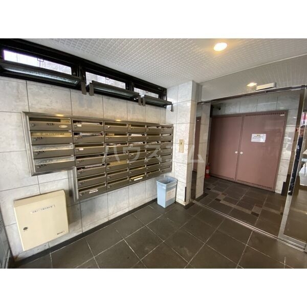 22/30 エントランス