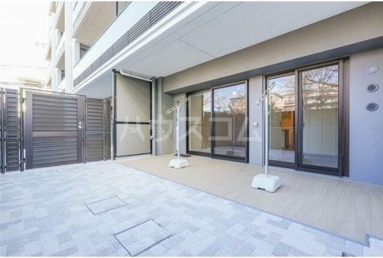 15/22 エントランス