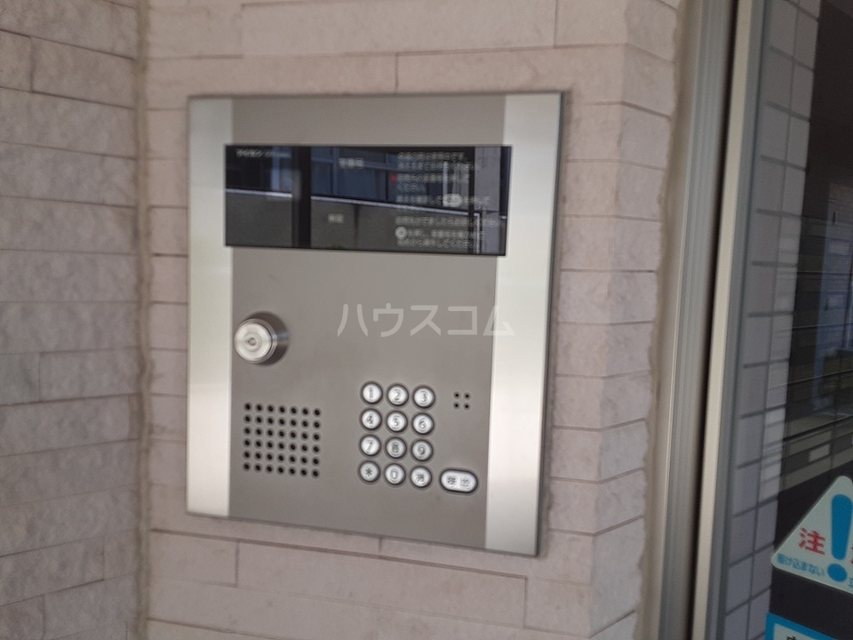 22/30 エントランス