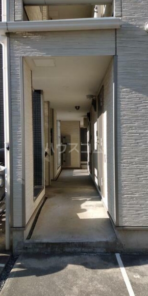 2/2 エントランス