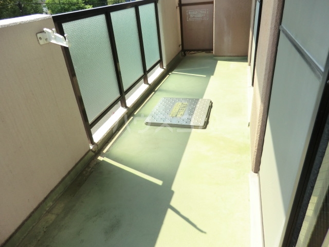 23/28 バルコニー