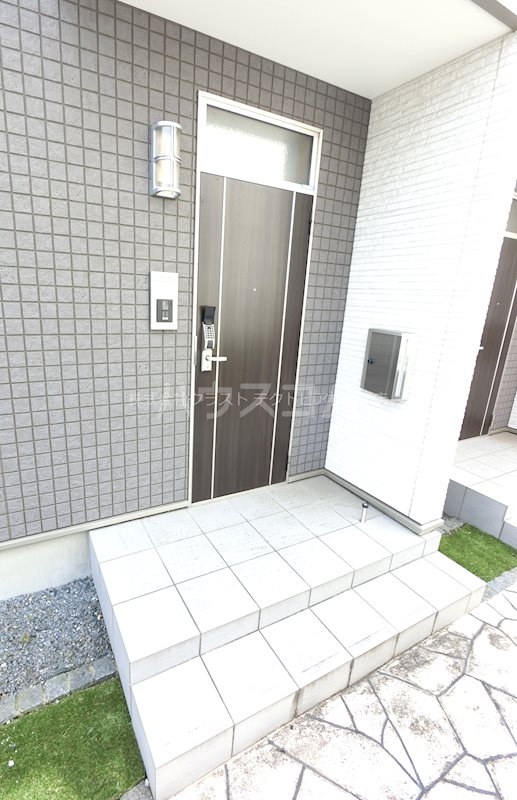 20/28 エントランス