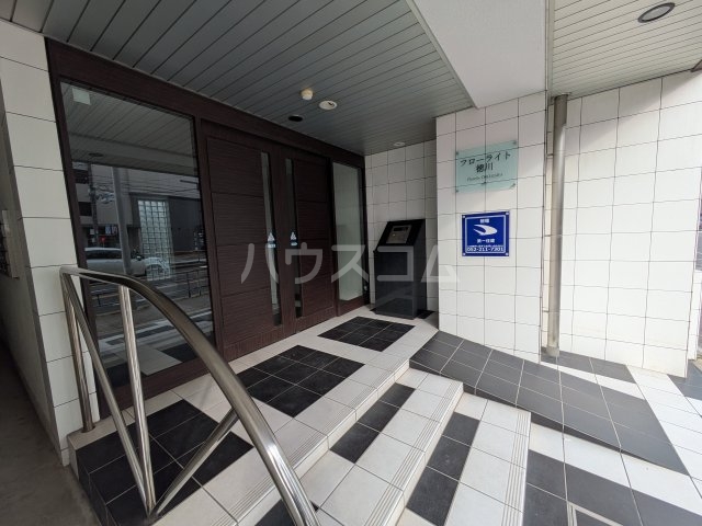 20/30 エントランス