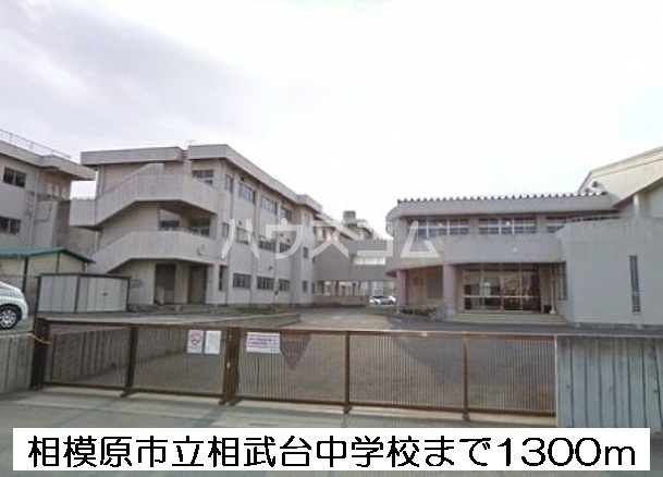 18/20 エントランス