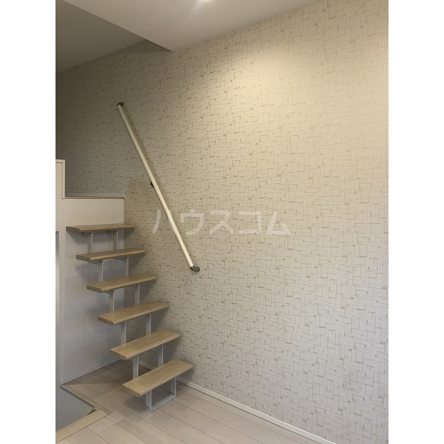 16/17 エントランス