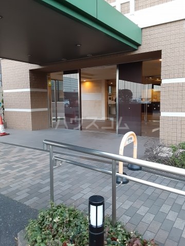 20/26 エントランス