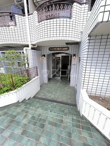 28/30 エントランス