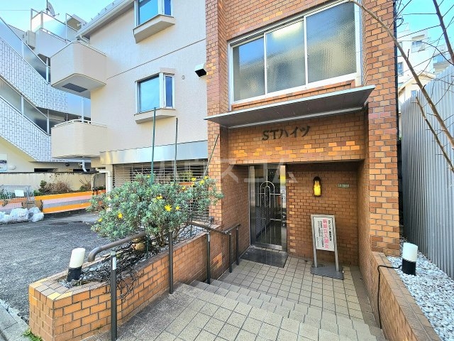 20/26 エントランス