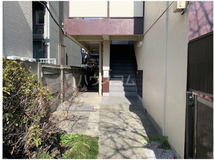 2/3 エントランス