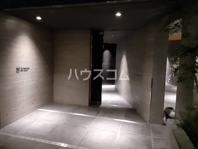 16/26 エントランス