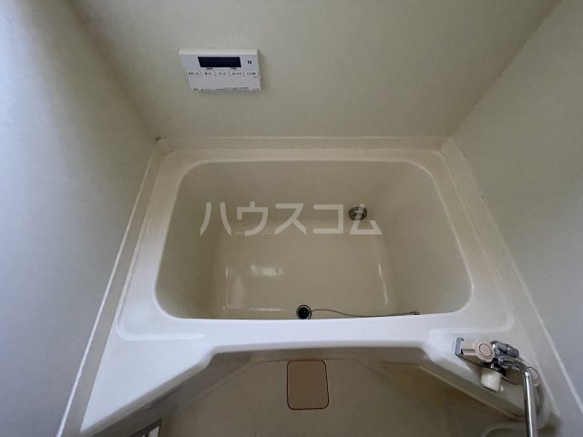 13/30 浴室