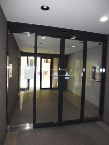 17/27 エントランス