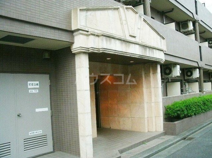 17/26 エントランス