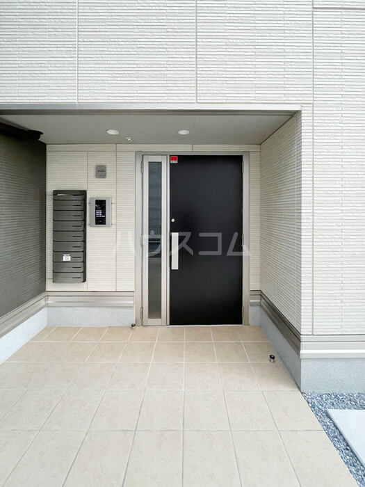 17/20 エントランス