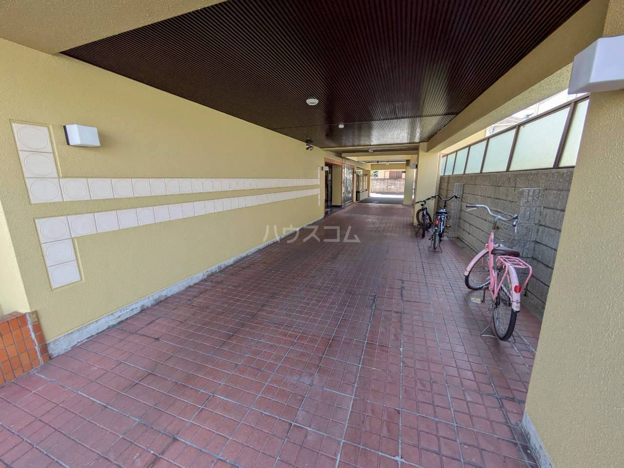 18/24 エントランス