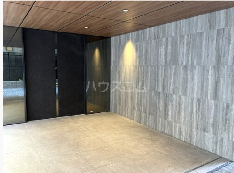 16/26 エントランス