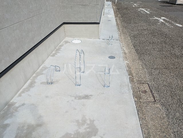 27/30 駐車場