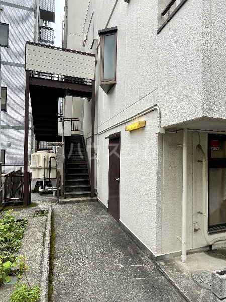 21/30 エントランス