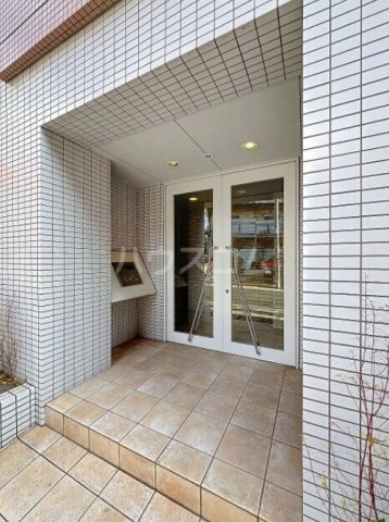 18/18 エントランス