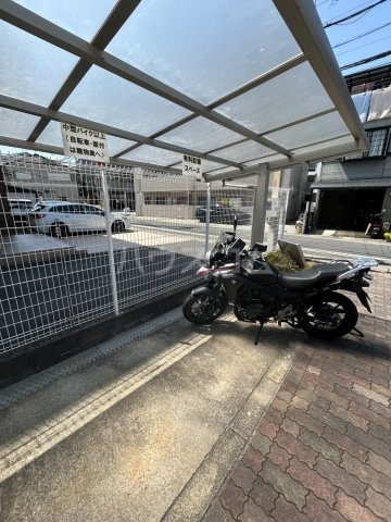 27/30 駐車場