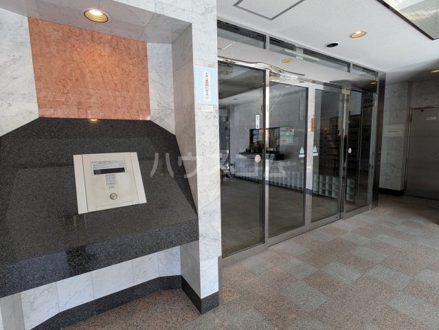 20/30 エントランス