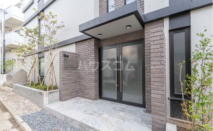 20/23 エントランス