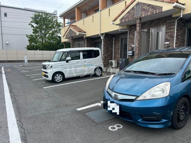 28/30 駐車場
