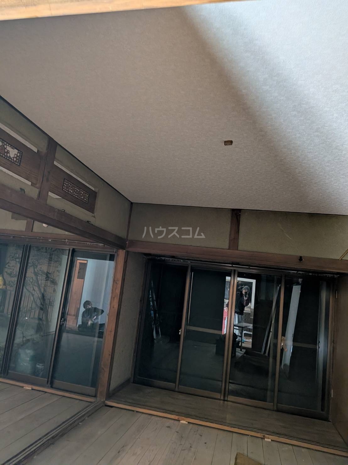 19/30 エントランス