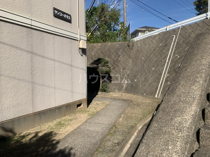 17/18 エントランス