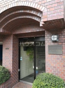 20/23 エントランス