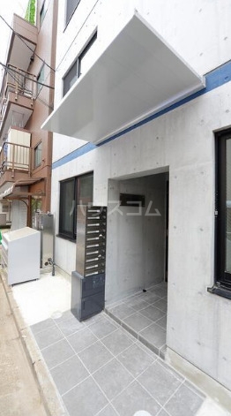 13/22 エントランス