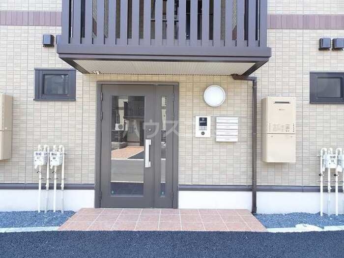 16/21 エントランス