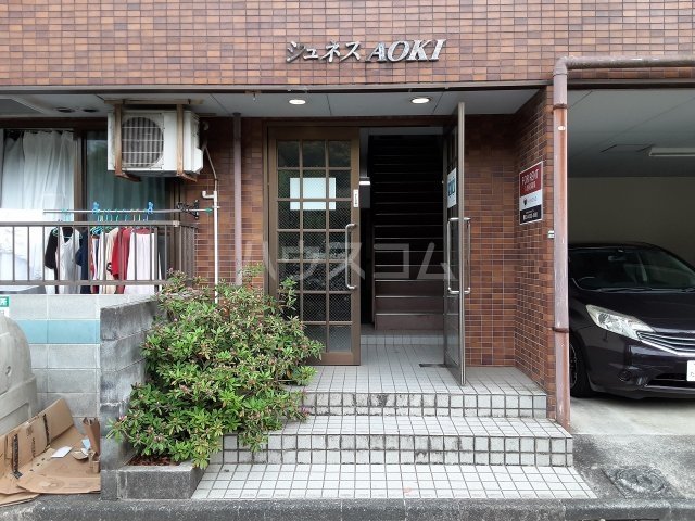 25/30 エントランス